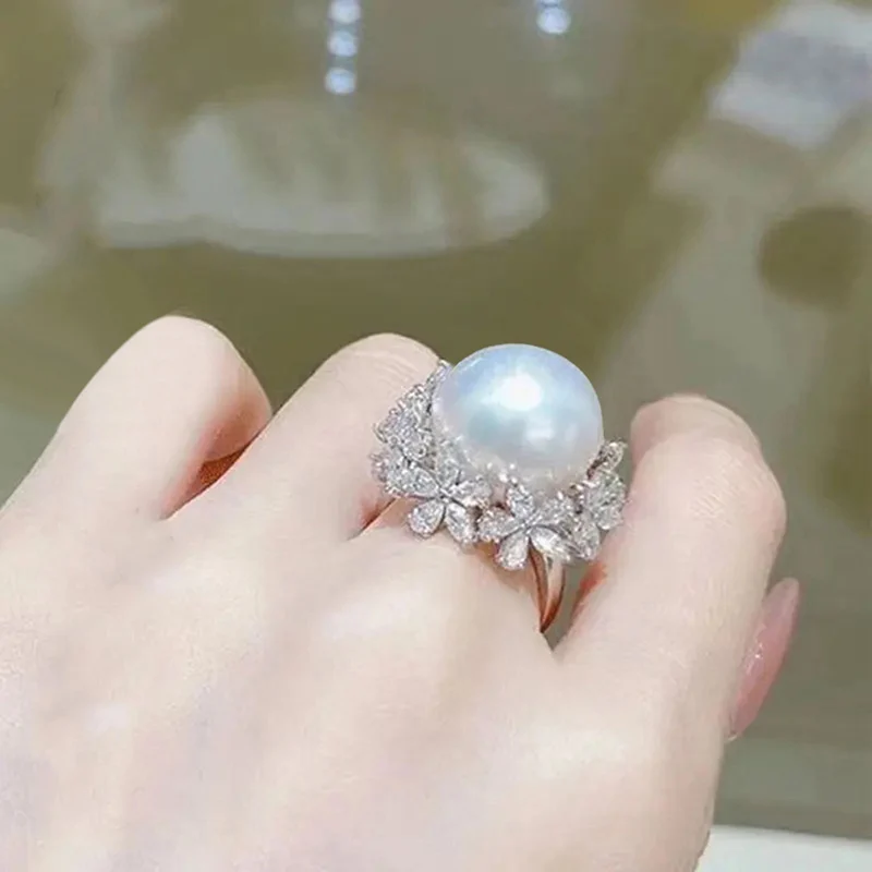 Huitan Funkelnder Blumen-Zirkonia-Ehering für Frauen, Eleganter Imitationsperlen-Luxus-Verlobungsring, Brautschmuck, Versprechensring