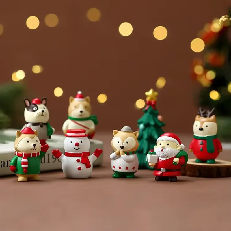 Wholesale Handmade Cute Mini Christmas Ornaments Resin Statues for Tabletop Decorations