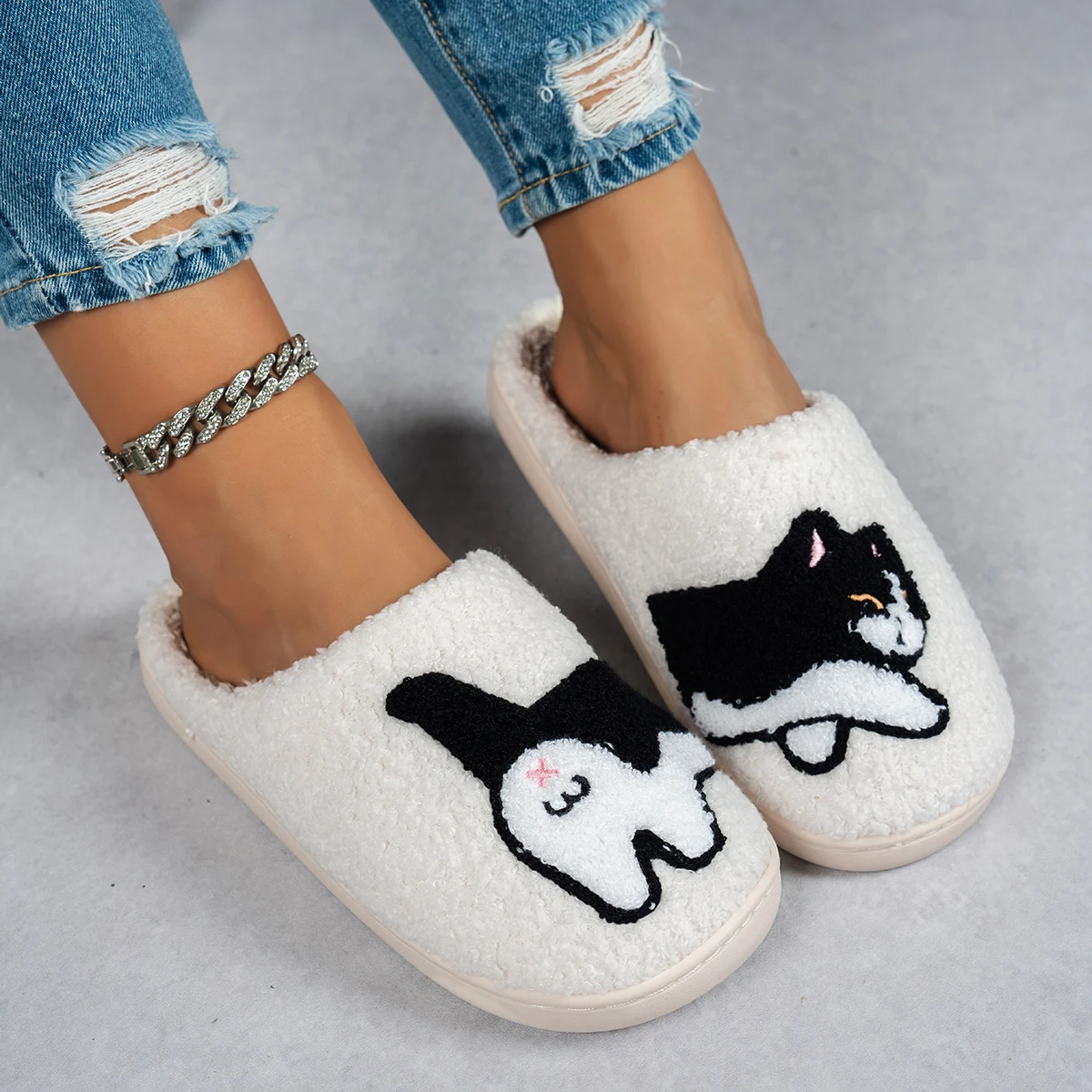 

Warm Cute Non Slip Indoor Women's Slippers Fashion Winter Bedroom Soft Sole Leisure Cartoon Line Cat Embroidery Comfy Home Shoes