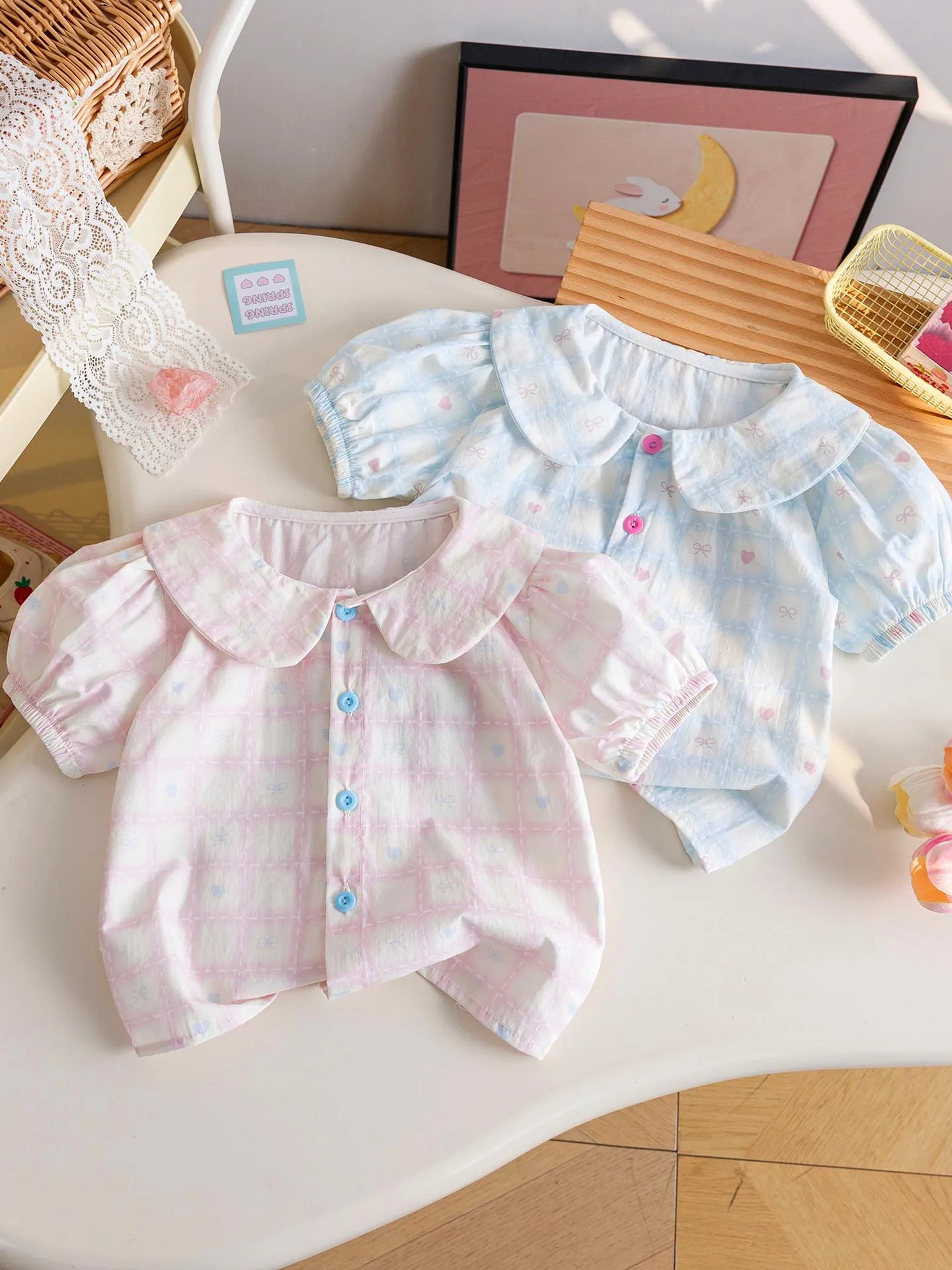 camiseta-de-verao-para-meninas-com-manga-curta-estampa-xadrez-coreana-manga-bufante-blusa-cardiga-para-bebes-meninas-2026