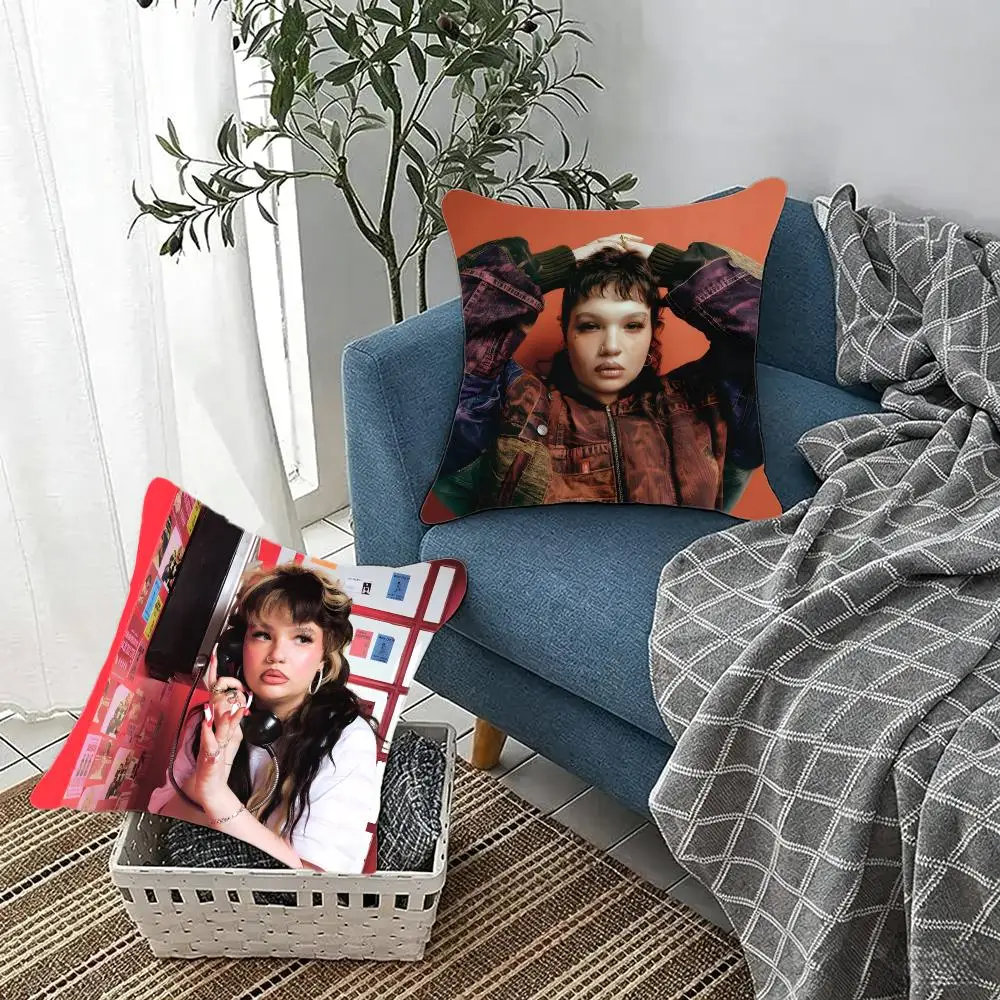 Cool Youngsinger L-Lola Young Cushion Cover Fluffy velvet Nordic style plush Living room sofa decorative