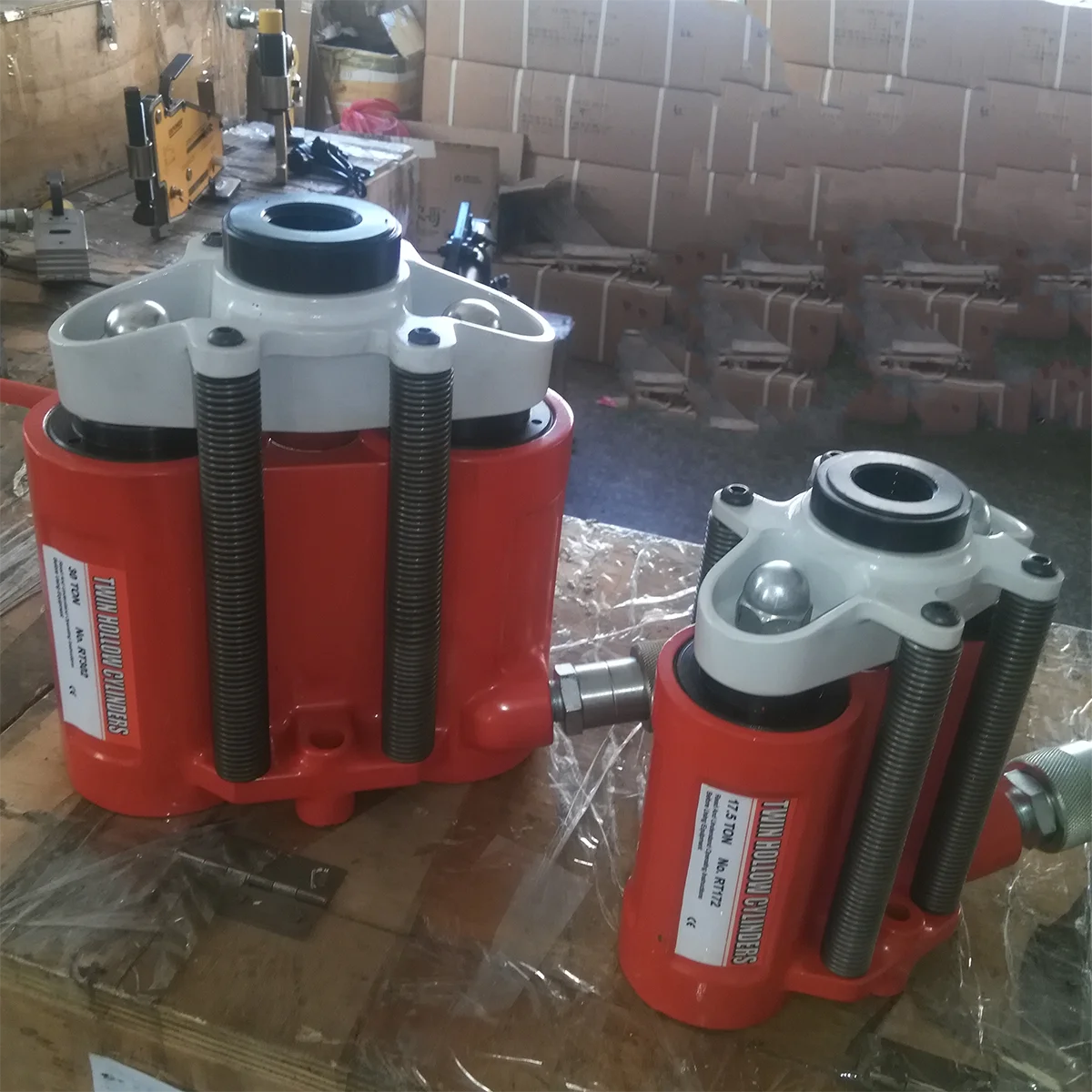 

unique RT172 Center Hole Hydraulic Cylinder, 2 in L Stroke, 17.5 Ton Max Force, Single Acting/Double Acting/Spring Return Functi