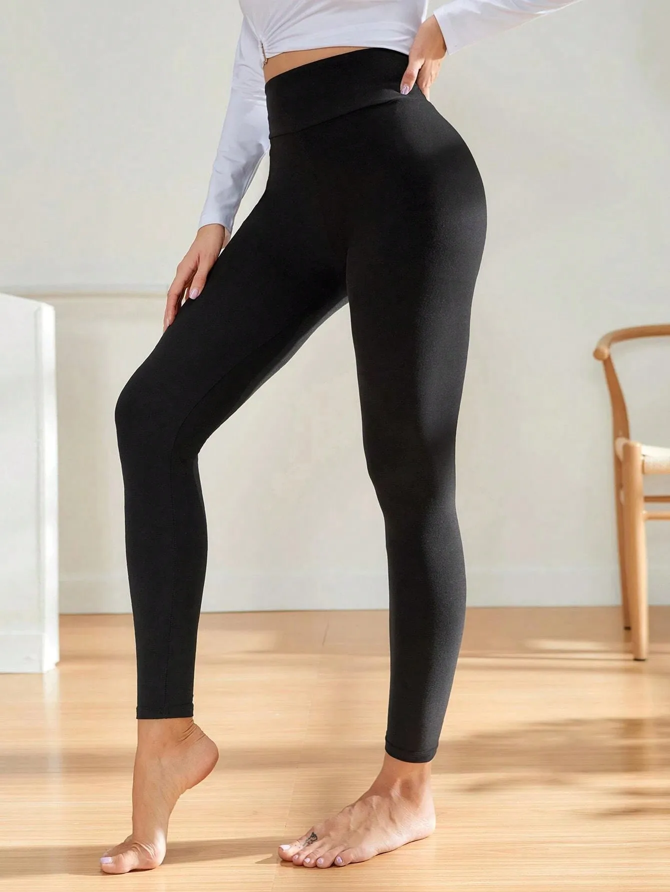 Solid Color Sporty Knitted Elastic Leggings For Women