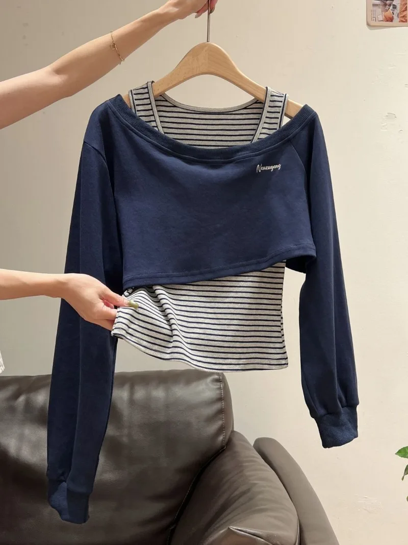 

Толстовка в полоску с наклонными плечами и длинными рукавами в западном стиле, осенний дизайн 202, топ в сочетании с жилетом, комплект из двух предметов