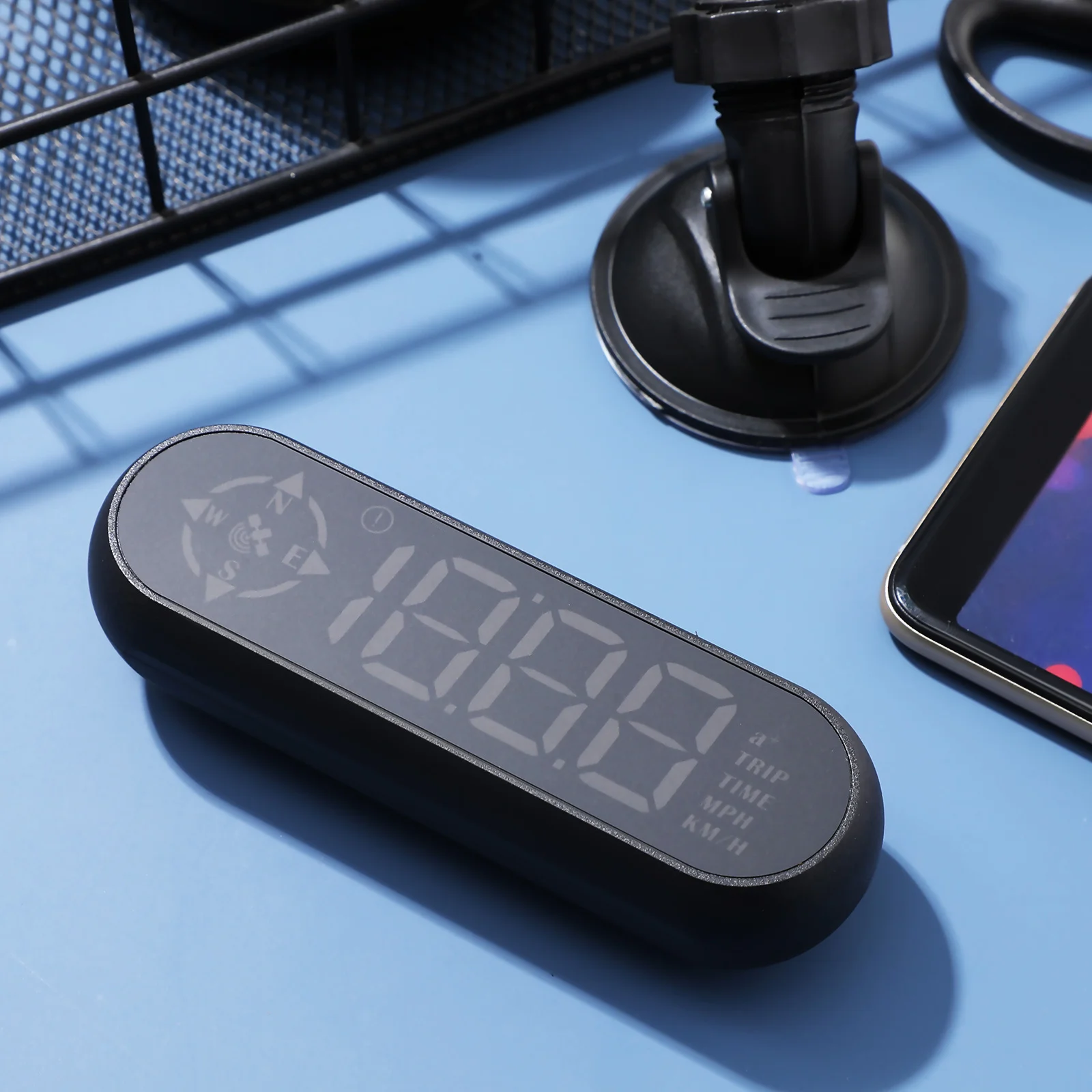 Hud عرض زجاج السيارة الأمامي في الوقت الحقيقي عداد السرعة الرقمي السيارات رئيس متابعة عرض تنبيه لوحة قيادة السيارة العالمية