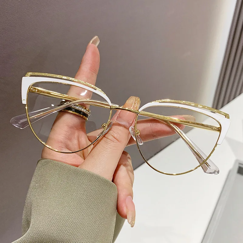 VICKI New Style Trendy Cat-eye Glasses with Customizable Prescriptions, Anti-blue Light Lenses, Multifocal, Photochromic 9036 image 2