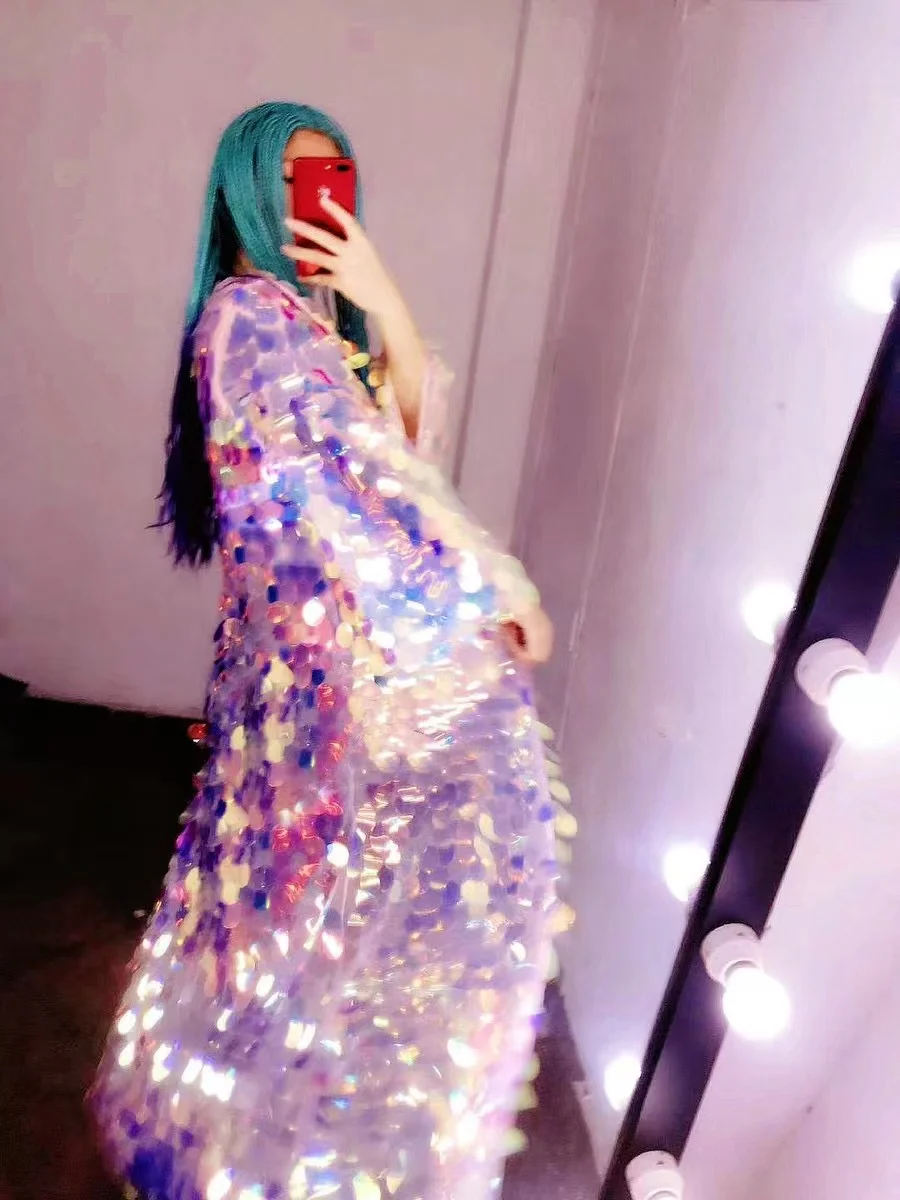 

Atmospheric Laser Illusion Color Fish Scale Sequin Long Cloak Loose Overcoat Singer Hio Hop Dance Walk Show Drag Queen Costume