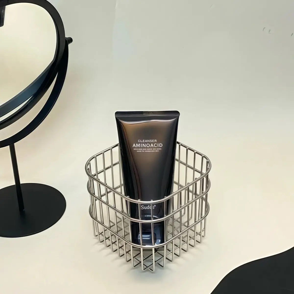 Minimalist Home Metal Storage Basket Draining High-Value Lipstick Cosmetics Storage Basket Bathroom Premium Mask Storage Basket