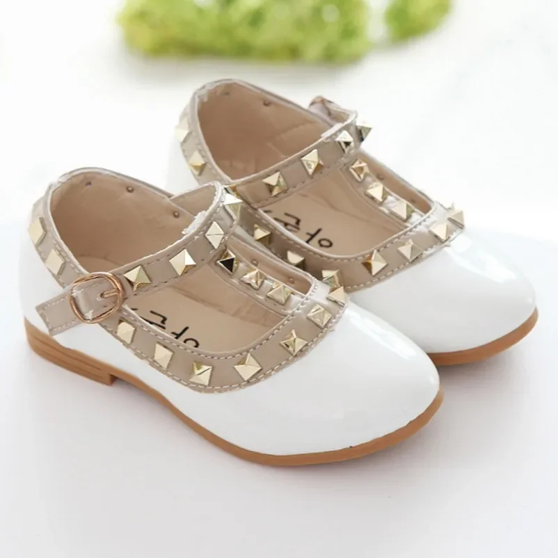 Girls Shoes Spring Children Shoes Girl Rivets Princess Autumn Toddler Girls Kids Flat Shoes T-Tied Style Girls Summer Sandals