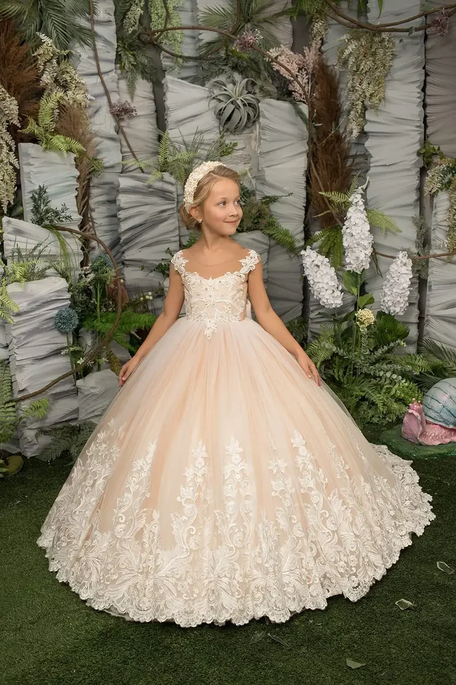 Vestidos de niña de flores sin espalda para boda, vestido de desfile de princesa para niños pequeños con lazo, vestido de primera comunión de encaje con cuentas personalizado