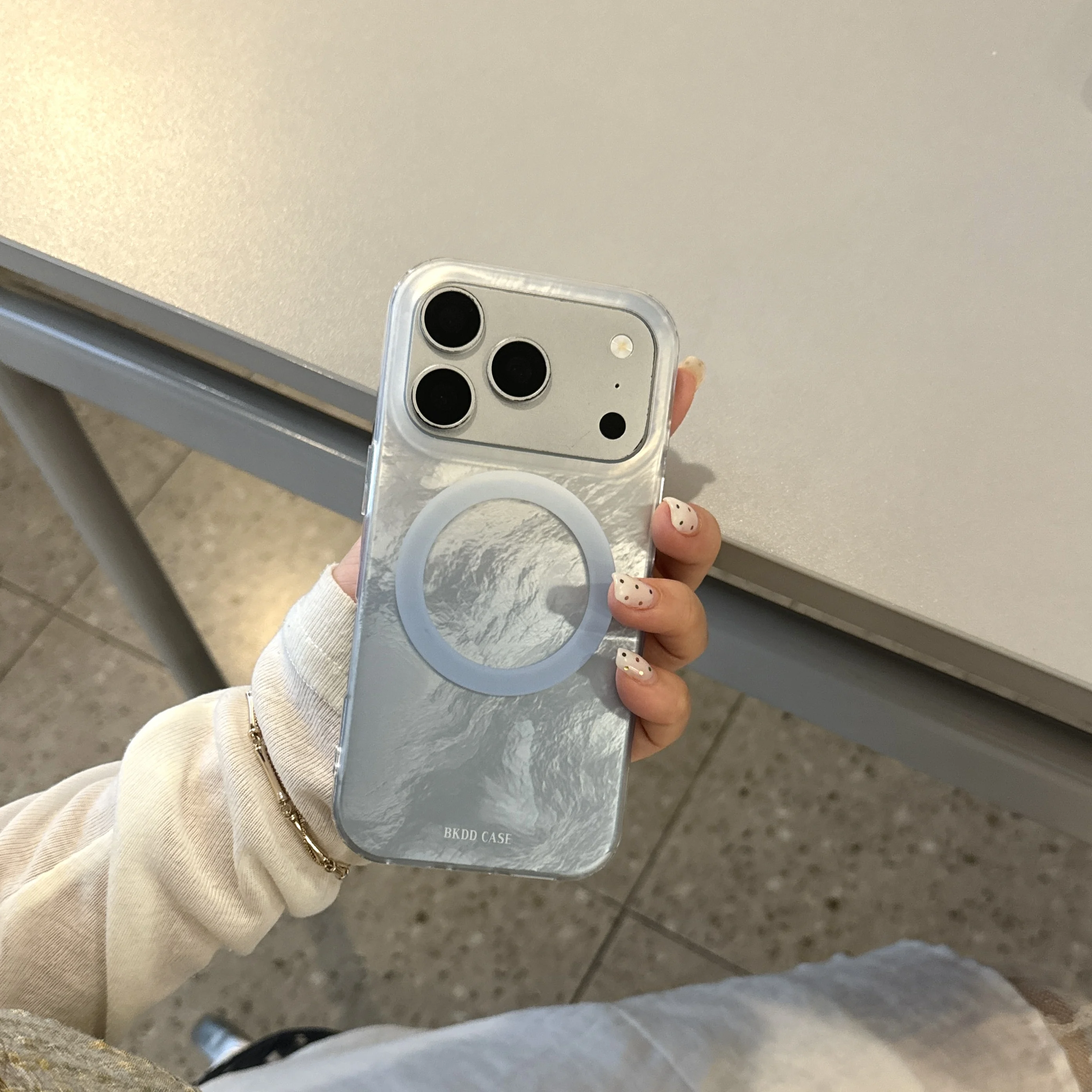 Simple Gradation Blue Tin Foil - Apple Iphone 15 Pro Max review and price