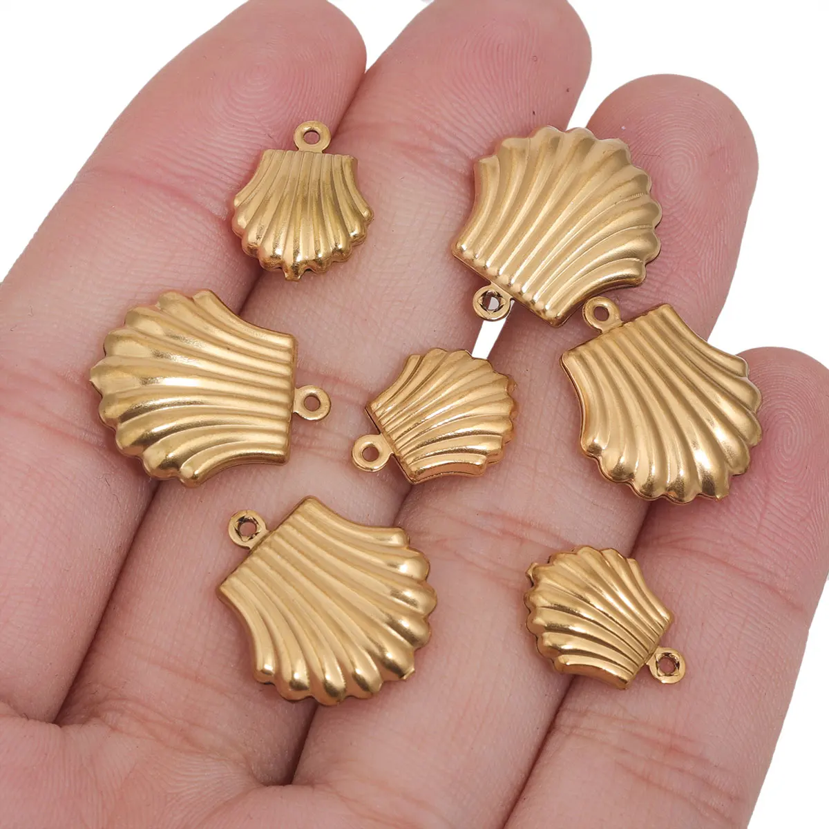 20 teile/los Edelstahl Sea Shell Charms Für Armband, Die Entdeckungen PVD Vergoldet Jakobsmuscheln Anhänger Schmuck Zubehör