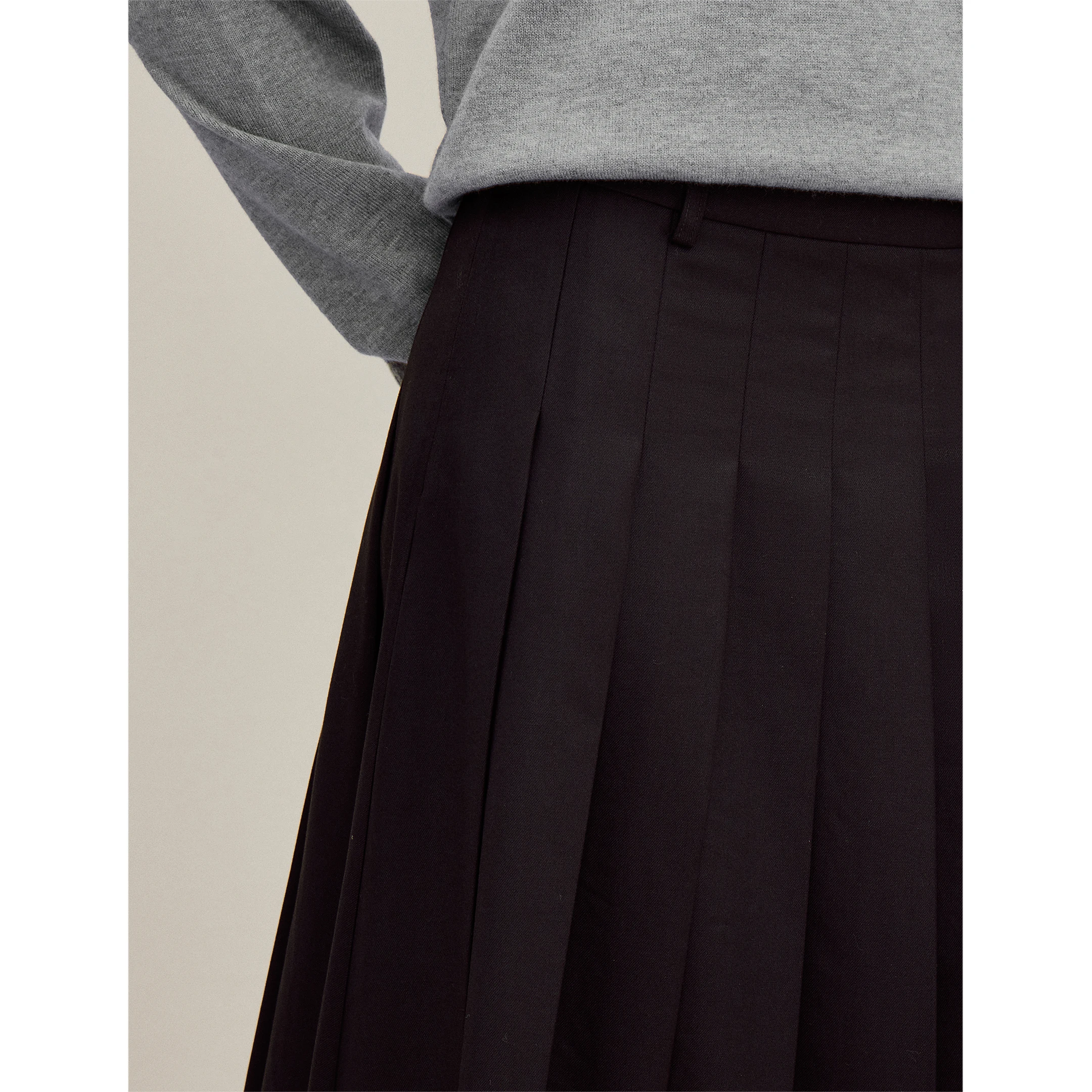 تنورة Inman النسائية لخريف 2025 الجديدة عالية الخصر بقصة ضيقة وفضفاضة على شكل حرف a - نصف تنورة رمادية غير رسمية بطيات