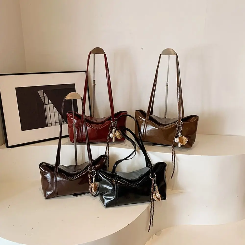 الكورية نمط بوسطن وسادة حقيبة بلون الأقلية تصميم بو زلابية حقيبة التنقل مع قلادة الرجعية حقيبة تحت الإبط الفتيات