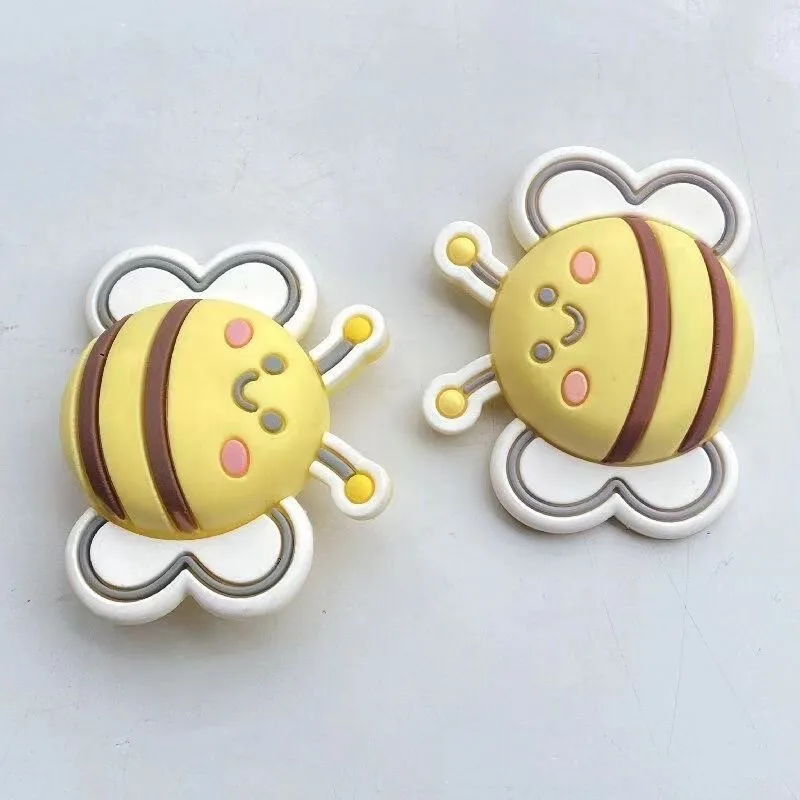 Fun and Cute 3D Big Bee Hole Shoe Charms Decorations PVC Soft Adhesive Bee Shoes Buckle DIY 3D Hole Shoe Accessories