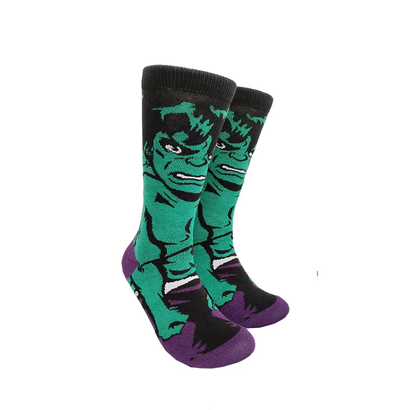 Kurze und mittellange Herrensocken mit Cartoon-Helden-Motiven, atmungsaktiv und bequem, Geschenksocken für Erwachsene. – Detail 11