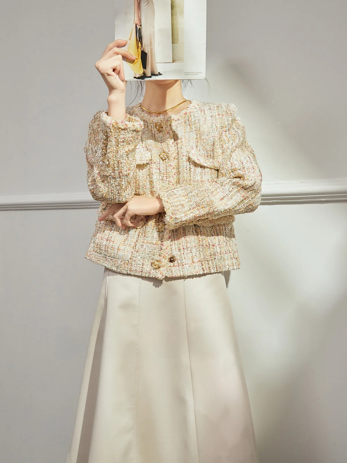   معطف نسائي أنيق للتنقل اليومي من Uncle Chic بلون بيج فاتح وأكمام طويلة، تصميم فاخر جديد لموسم الخريف