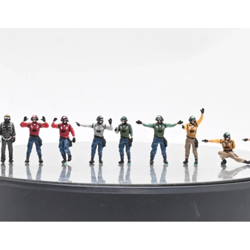 ชุดบริการภาคพื้นดินสำหรับเรือบรรทุกเครื่องบิน 1/72 9/10 ชิ้น ชุดแอ็คชั่นฟิกเกอร์ฉากบุคลากรภาคพื้นดิน จับคู่กับโมเดลเครื่องบินบนเรือบรรทุก