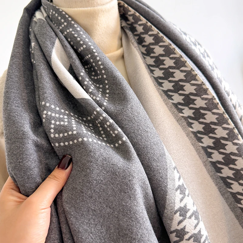 2025, Luxusmarke Damen-Winterschal aus Kaschmir – Pashmina-Schal mit Leopardenmuster und Quasten, Wickeltuch, Bandana und Poncho – Detail 15