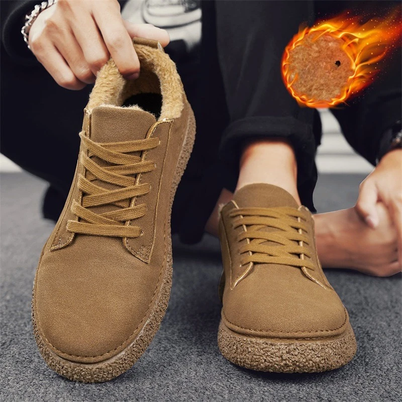 

Мужские замшевые туфли с зимней флисовой подкладкой для тепла. Повседневные слипоны на толстой подошве с защитными рейтингами.