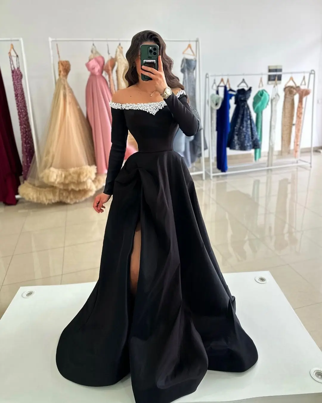 

Elegant Long Sleeves Off The Shoulder Evening Dresses Pleated Pearls Side Split Floor Length Party Dresses