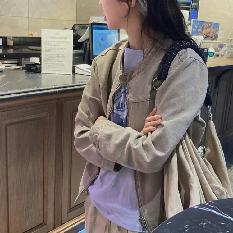 เสื้อแจ็คเก็ตซิปสไตล์เรโทรสำหรับผู้หญิง ทรงตรง แฟชั่นสตรีท ฤดูใบไม้ร่วง ความยาวปกติ คอตั้ง