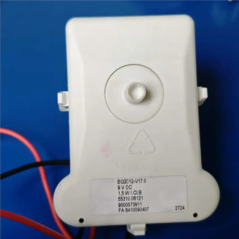 

Новый вентиляторный двигатель для холодильника Siemens 9000573911 BG2012-V17.0 9V DC 1.5W 5531008121 8410049600 (для морозильной камеры)