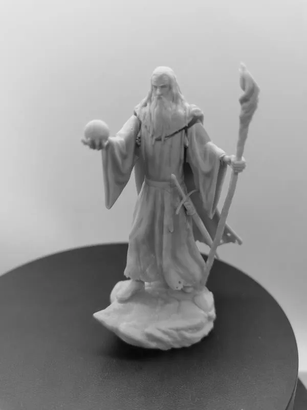 1/24 Scale Die-casting Resin Model Kit Grey Robe Wizard Figure Miniatures Gk Unassembled and Unpainted Diy Toys Free Shipping