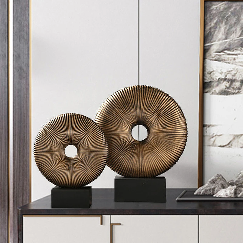 

Minimalist Home Decor Disc Sculpture Ornament Wholesale Price Commercial Hotel Office Desktop Resin Decoration Accessories