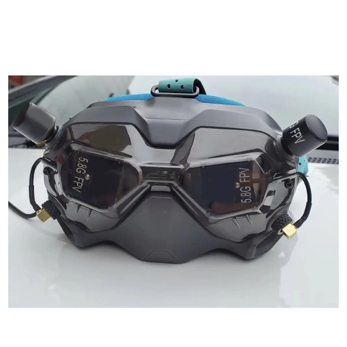 

Антенна HD-02 FPV 5.8ГГц 8.4dBi направленная патч-антенна для крепления на козырек, компактная, LHCP, комплект для очков HD 2 FPV