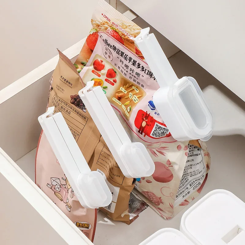 Food Clips to Seal Pour Food Storage Bag Clip with Spout for Cereal, Snacks,Dust and moisture proof sealing clip