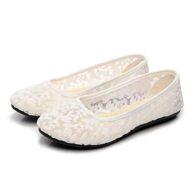 2025 Summer Beijing cloth shoes women fashion breathable hollow mesh shoes soft sole lightweight lace flat shoes