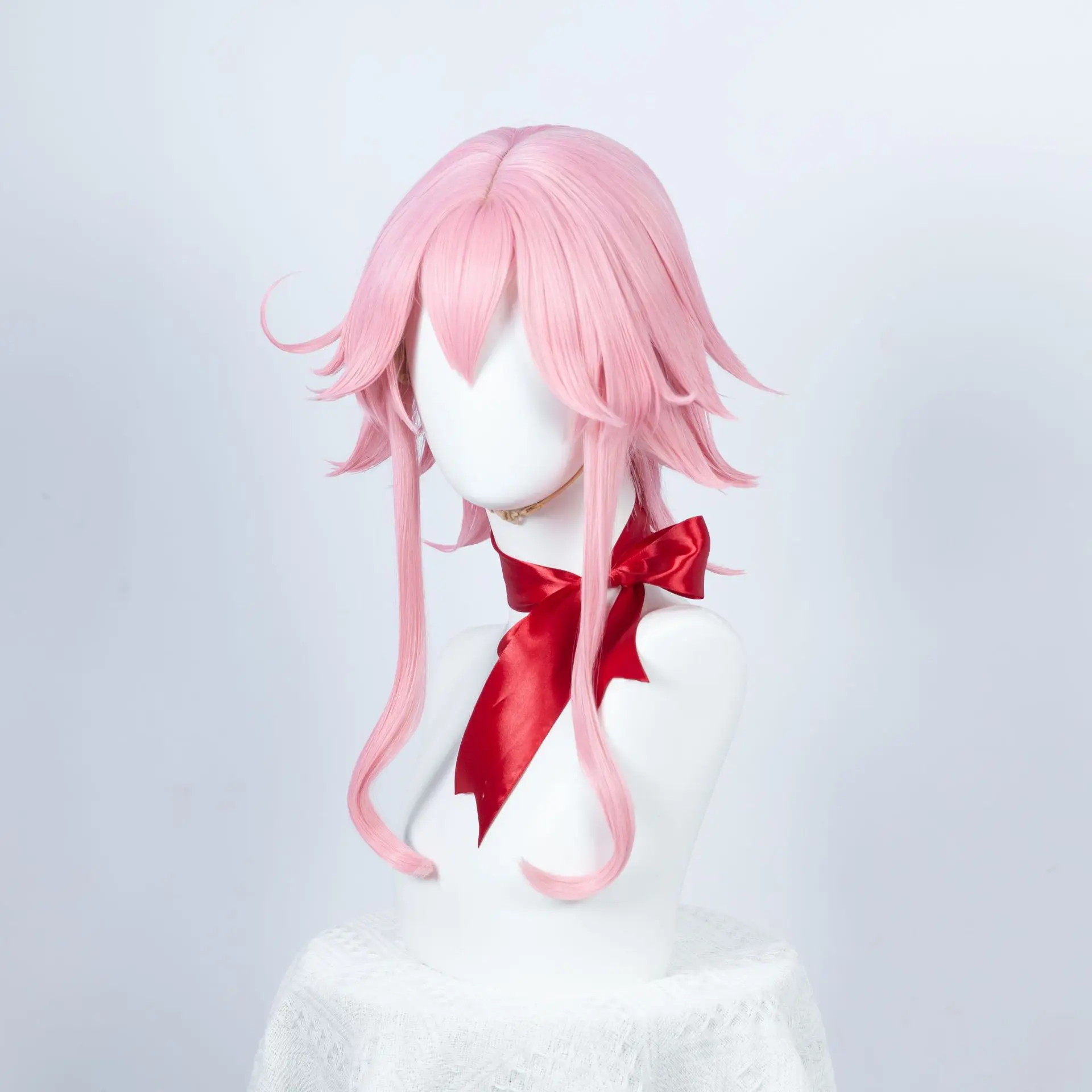 原神 Xiumi Dolores コスプレウィッグ、ピンク逆さまゲーム、ゲームアニメウィッグ