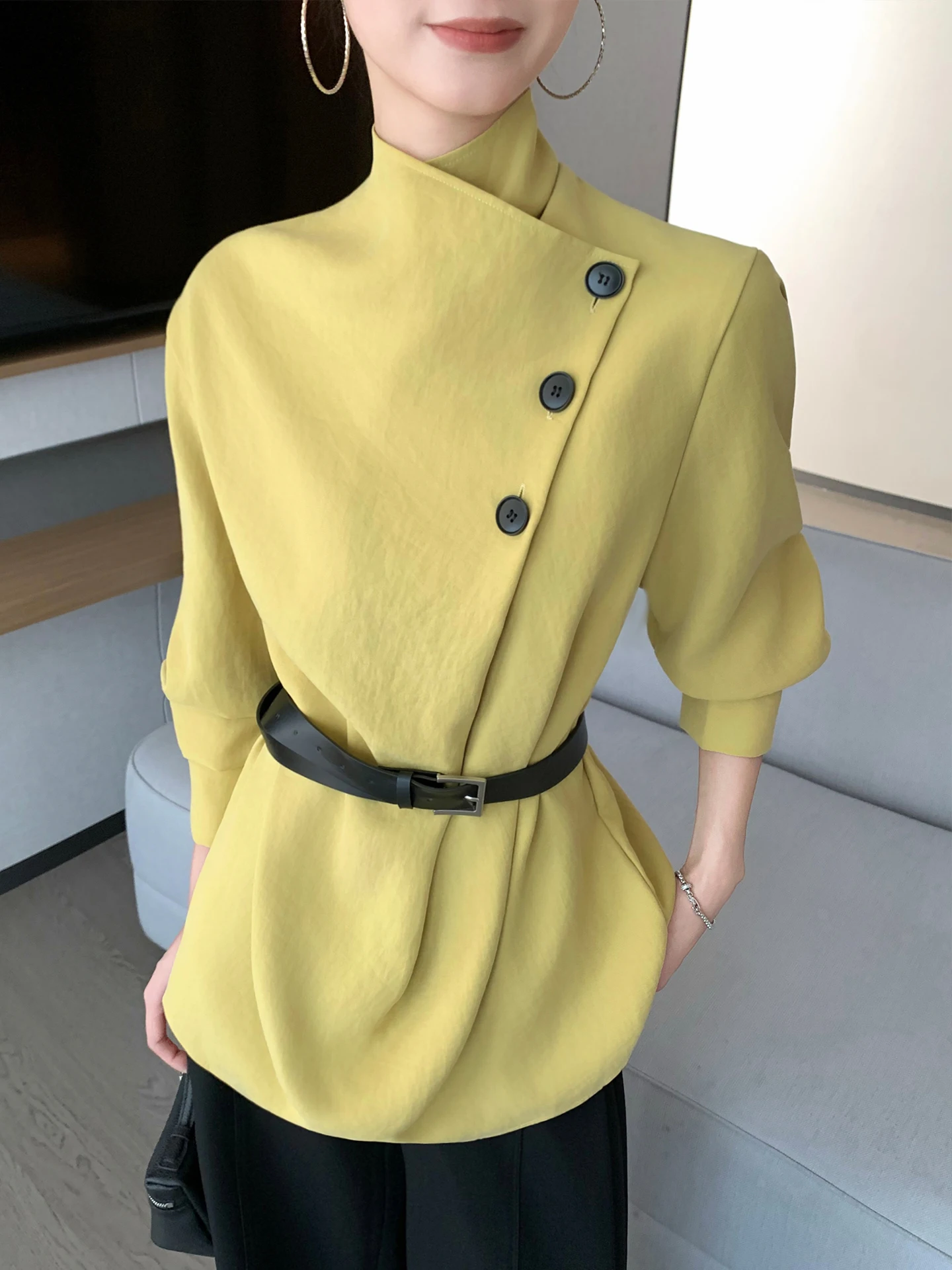 

Желтая женская блузка с боковыми пуговицами, элегантный дизайн для офиса, модный топ, весна 2026, новинка, свободный крой, длинный рукав