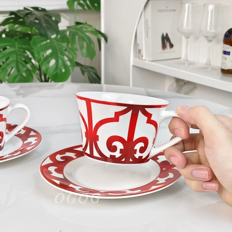 

European Retro Bone China Coffee Cup and Saucer Gift Box Set Exquisite Home Use Hot Selling Present