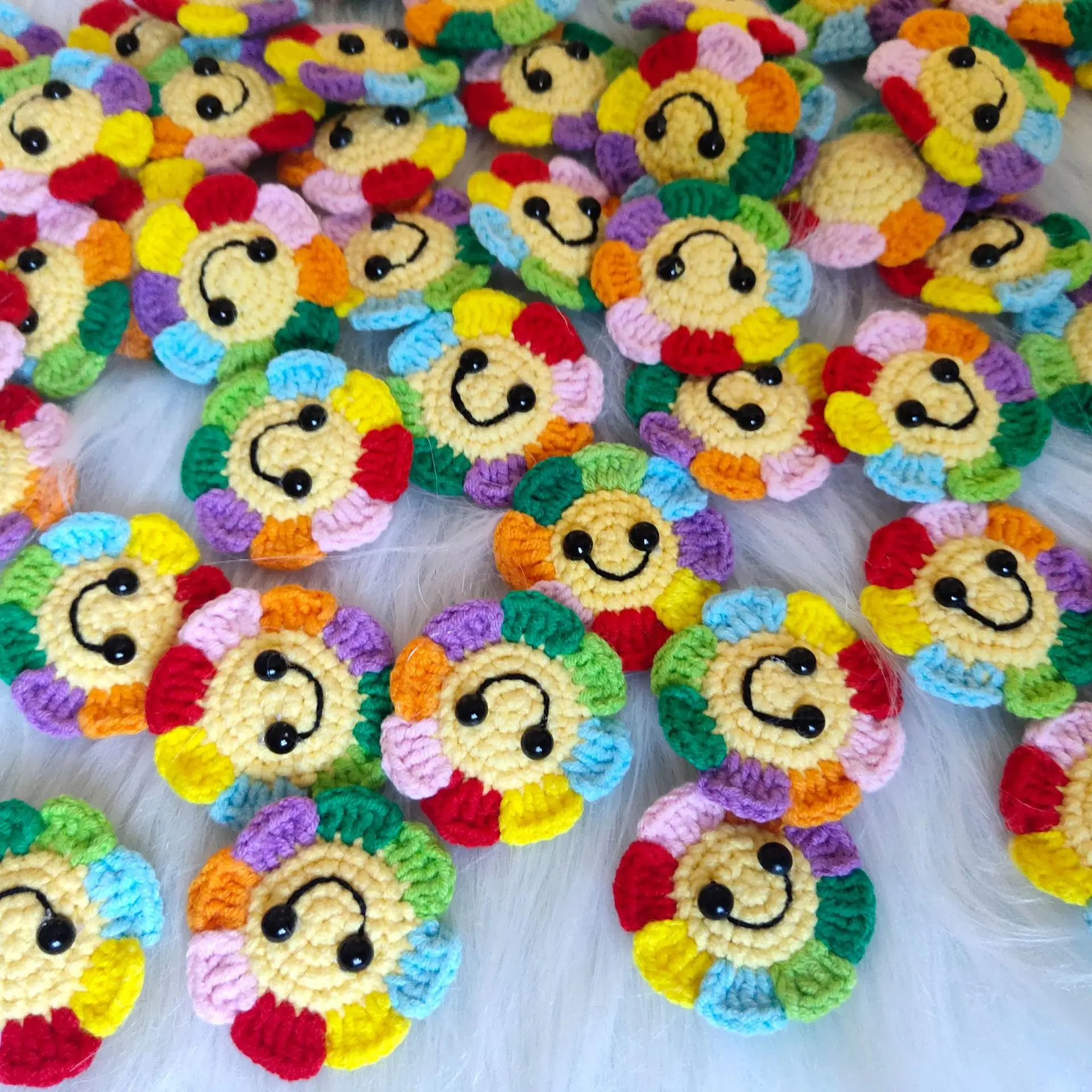 100 Pieces Sunflower Handmade Crochet Rainbow Smile Brooch Hand-knitted Cotton Clothes Cap Sweater Canvas Bag Decoration Badge