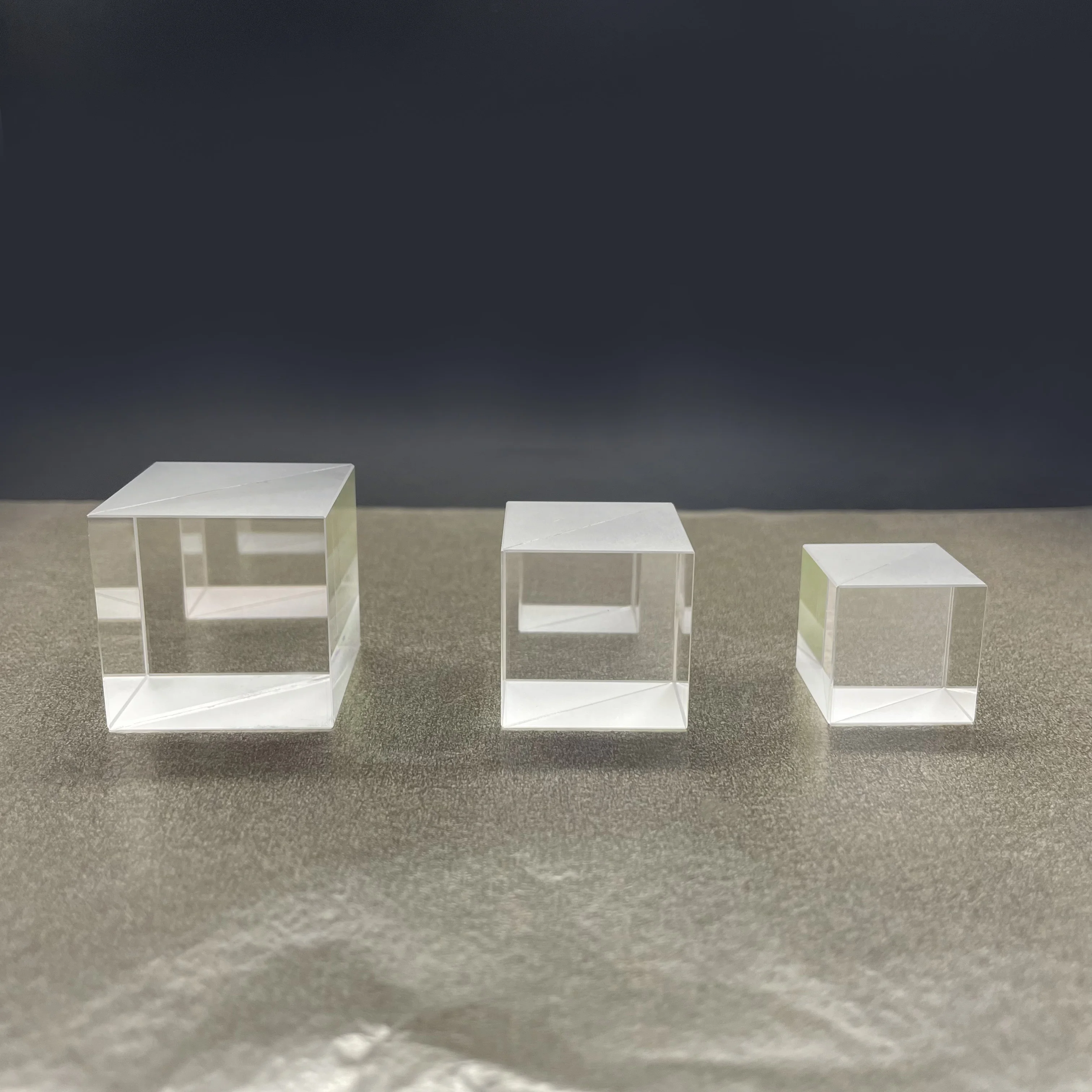 10/12.7/15/20/25.4mm Optical Glass(Non-polarizing)Beam Splitter Prism For Precision Instrument Split Ratio 50: 50