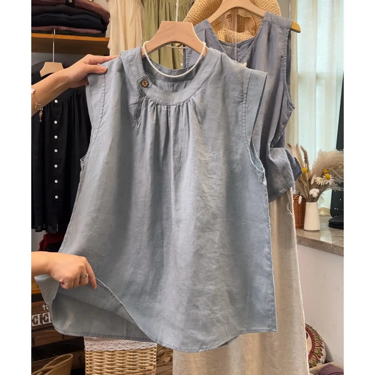 Women's Linen Sleeveless Blouse, Round Neck Gathered Top with Button Detail, Casual Loose-Fit Tank for Summer & Daily Wear