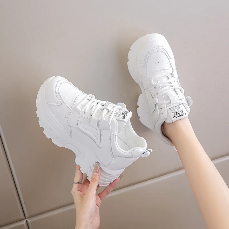 Zapatillas de deporte para mujer, zapatos de plataforma blancos, zapatos vulcanizados con cordones y parte inferior gruesa, calzado informal de Color sólido, zapatos de mujer de cuero Pu 2025