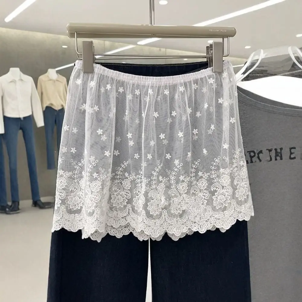 

Trendy Lace Trim Fart Curtain for Women Pretty Y2K Mini Skirt Versatile Flower Embroidery Hip Curtain Trousers Decoration