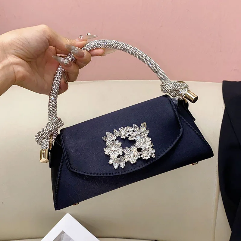 

Алмазный цветок полумесяц трапециевидная квадратная сумка с пряжкой банкетная шелковая атласная маленькая квадратная сумка