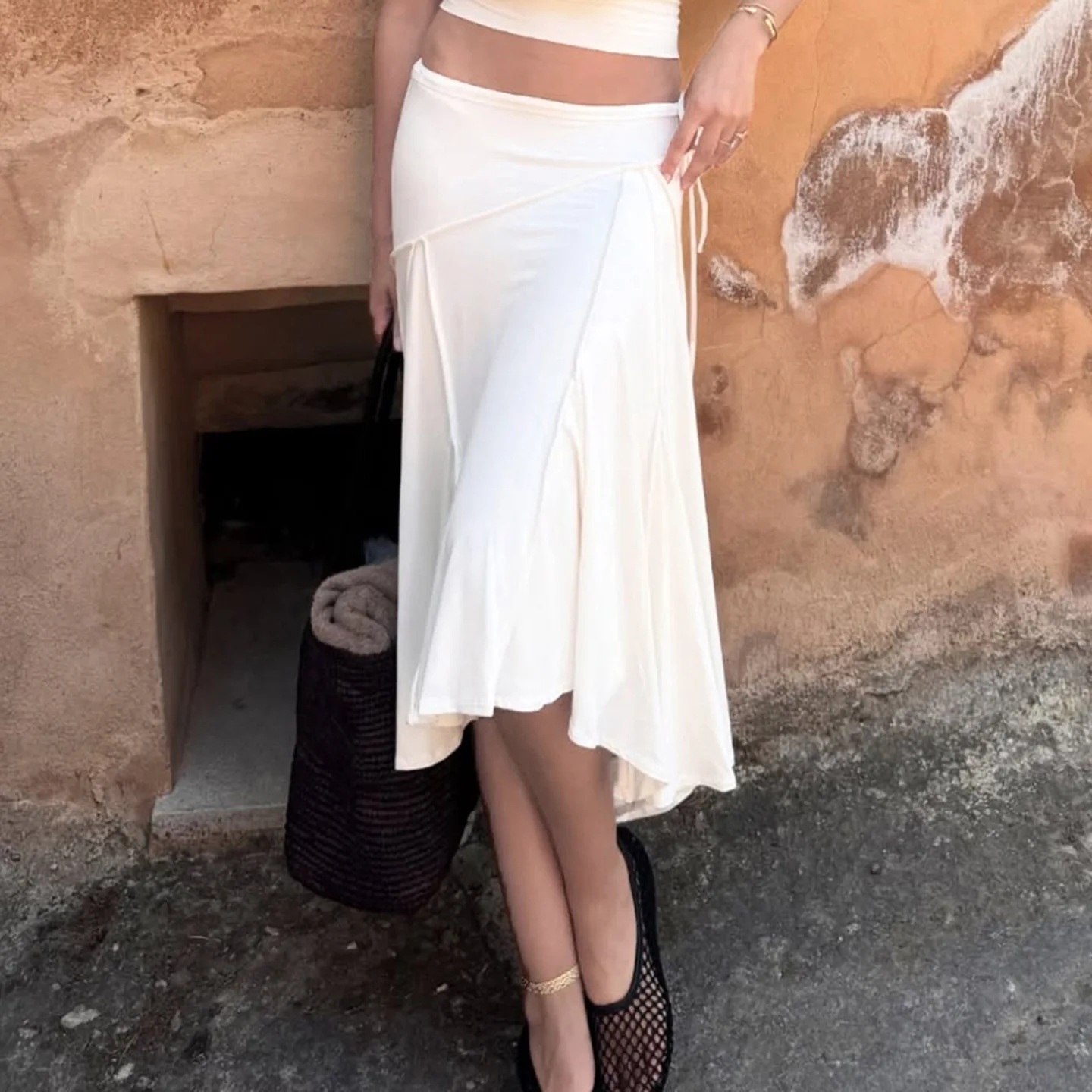 

European and American fashion temperament white irregular overskirt drape elegant split design side strap low waist skirt