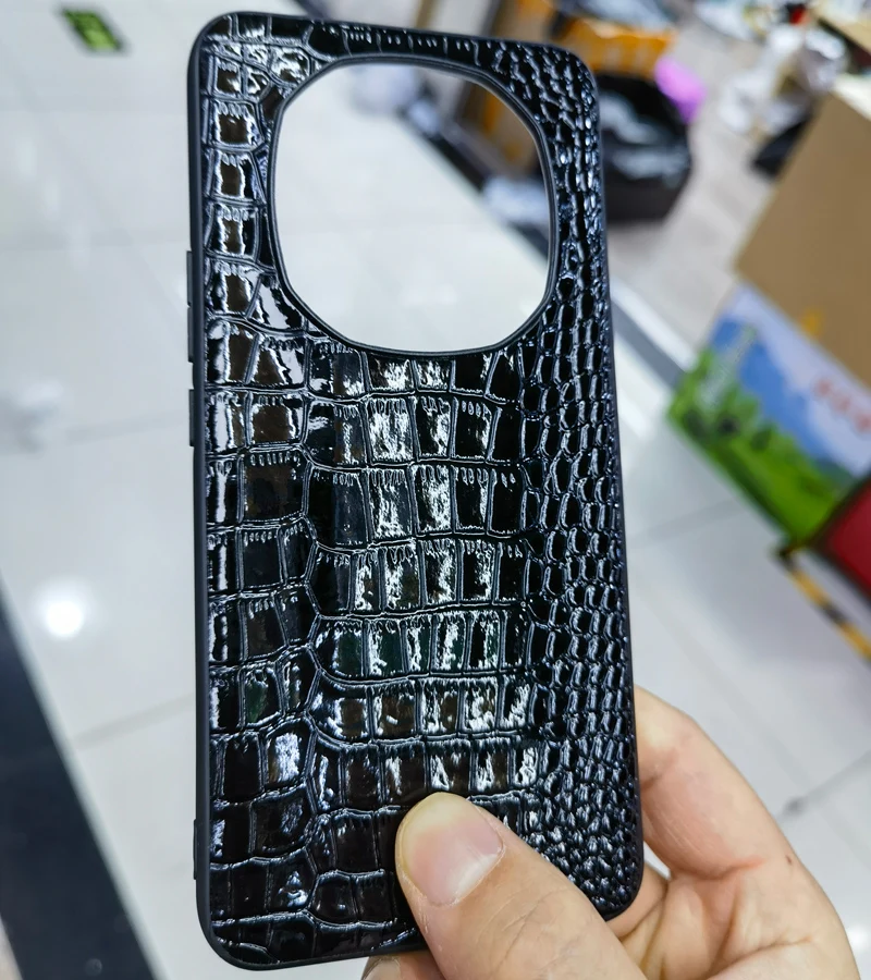 Custodia In Pelle Sintetica Con Motivo Coccodrillo Per Honor Magic 5 Pro – Bordo Dorato, Antigraffio E Protezione Obiettivo