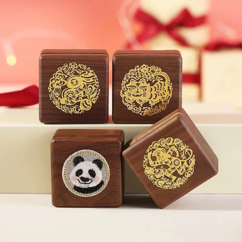 Chinese Style Twelve Zodiac Animal Walnut Wood Baby Umbilical Cord Fetal Hair Preservation Commemorative Box Baby Teeth BoxZE452