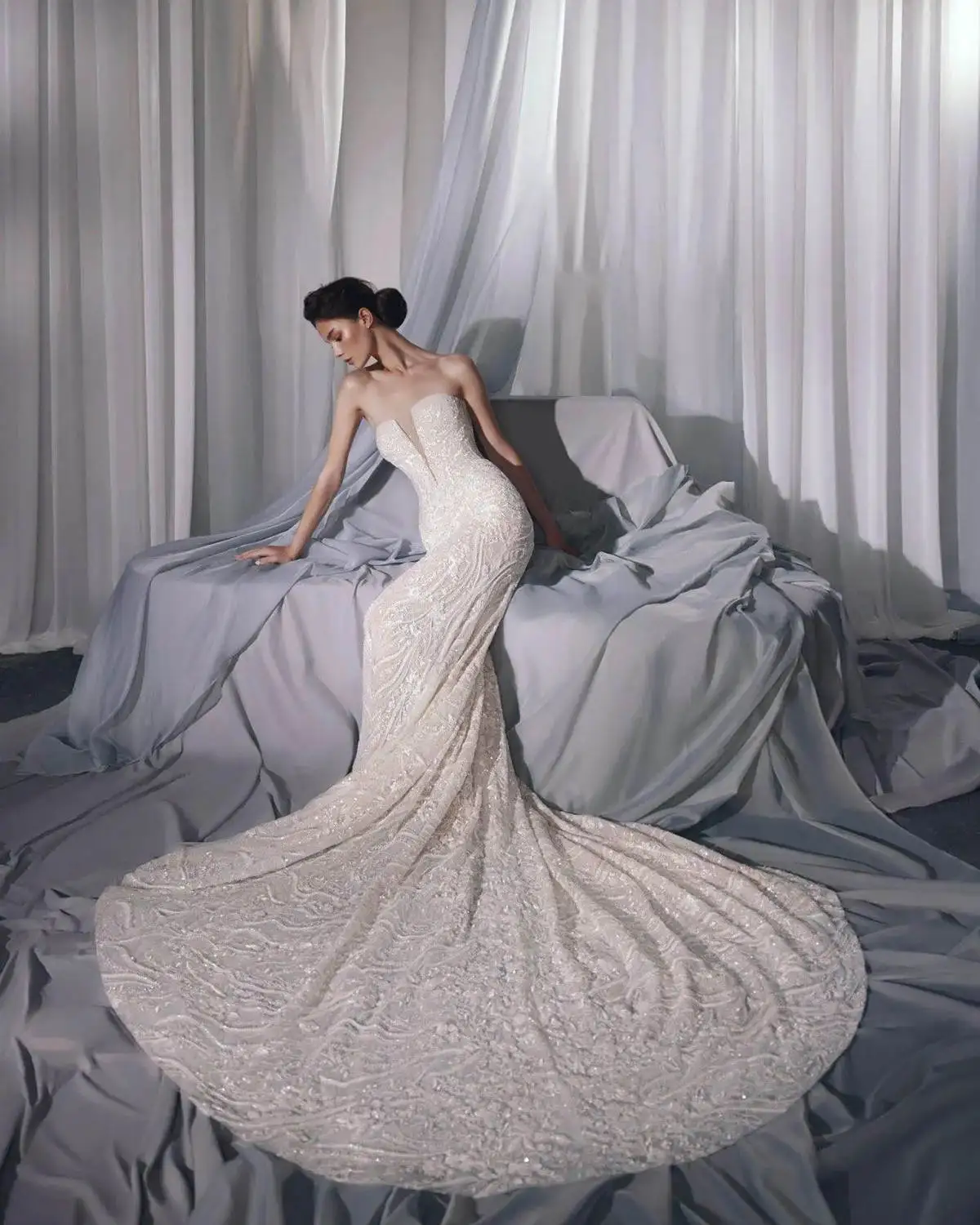 우아한 인어 웨딩 드레스 아플리케 구슬 장식 민소매 신부 가운 분리형 코트 트레인 Vestido De Noiva 맞춤형