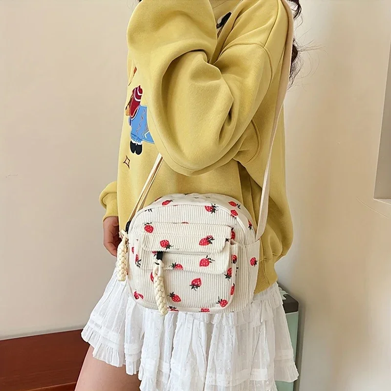 

Lovely Grassy Shoulder Bag, Strawberry Pattern, Multi-pocket Phone Bag, Casual Crossbody Bag, Women's Makeup Bag, Student Bag.