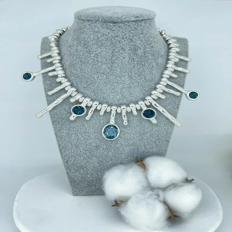 

Хит продаж: блестящее и красивое ожерелье из синих кристаллов неправильной формы, женские аксессуары, подарок для подруг на банкет.