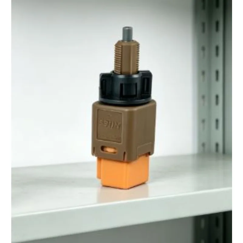 

Brand New Genuine PA66-6F30 Brake Light Electronic Switch Assembly for Changan Benni Estar CS15 2018