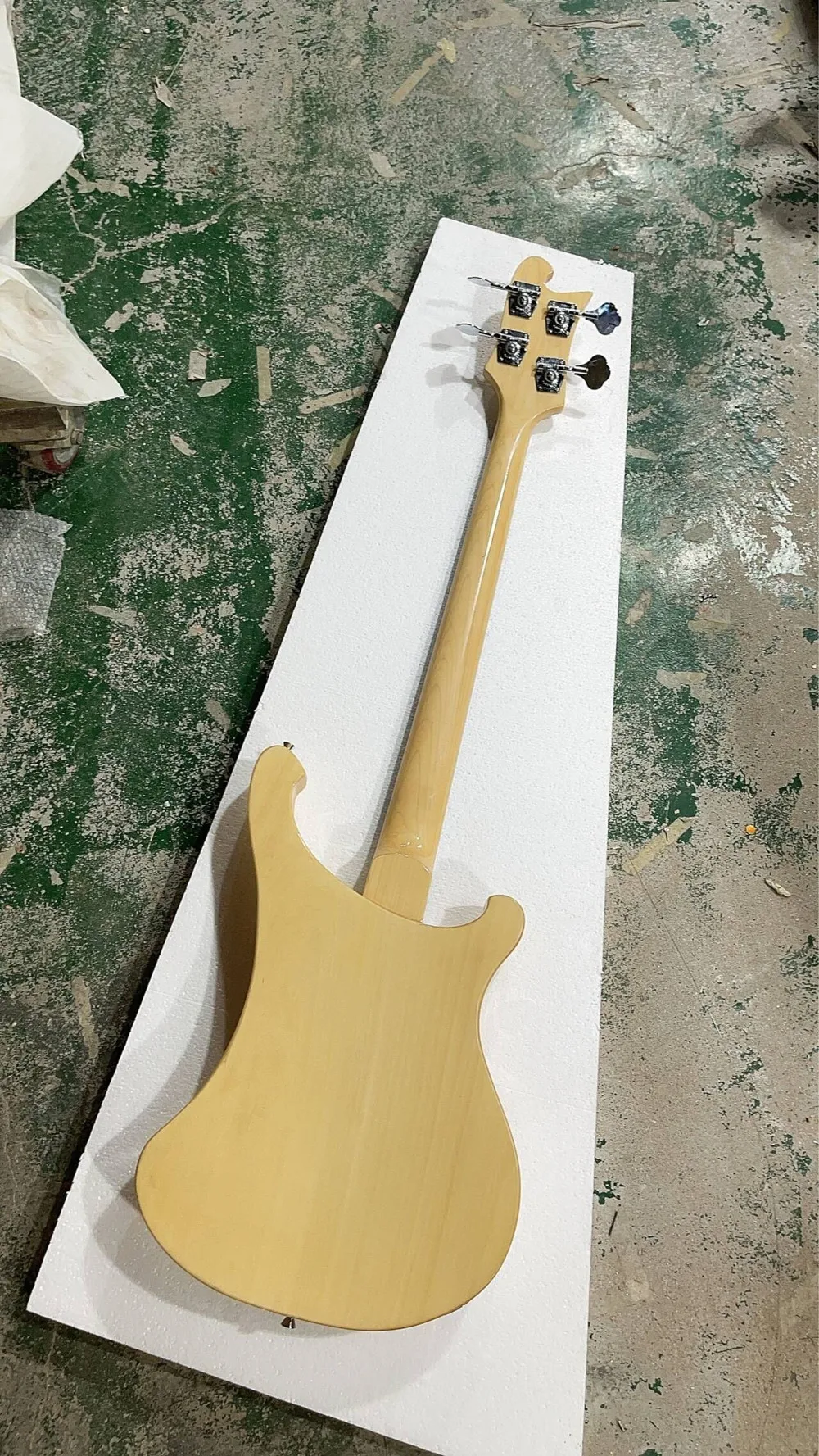 Left Handed 4 strings Electric Bass Guitar with White Pickguard,Rosewood Fingerboard,Chrome Hardware,Provide customization