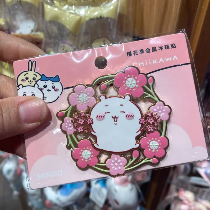Chiikawa Sakura Sezonowa Seria Metalowy Magnes na Lodówkę Usagi Anime Naklejka na Lodówkę Kolekcjonerskie Ozdoby Prezent